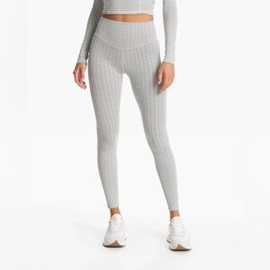 VUORI Textured Chilled Out Legging‎ Houndstooth Size Medium SOLD OUT